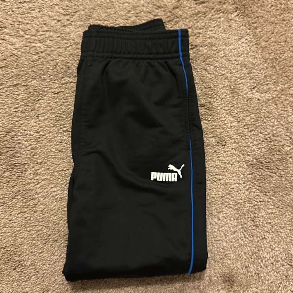 Boys Puma Track Suit (size 6)